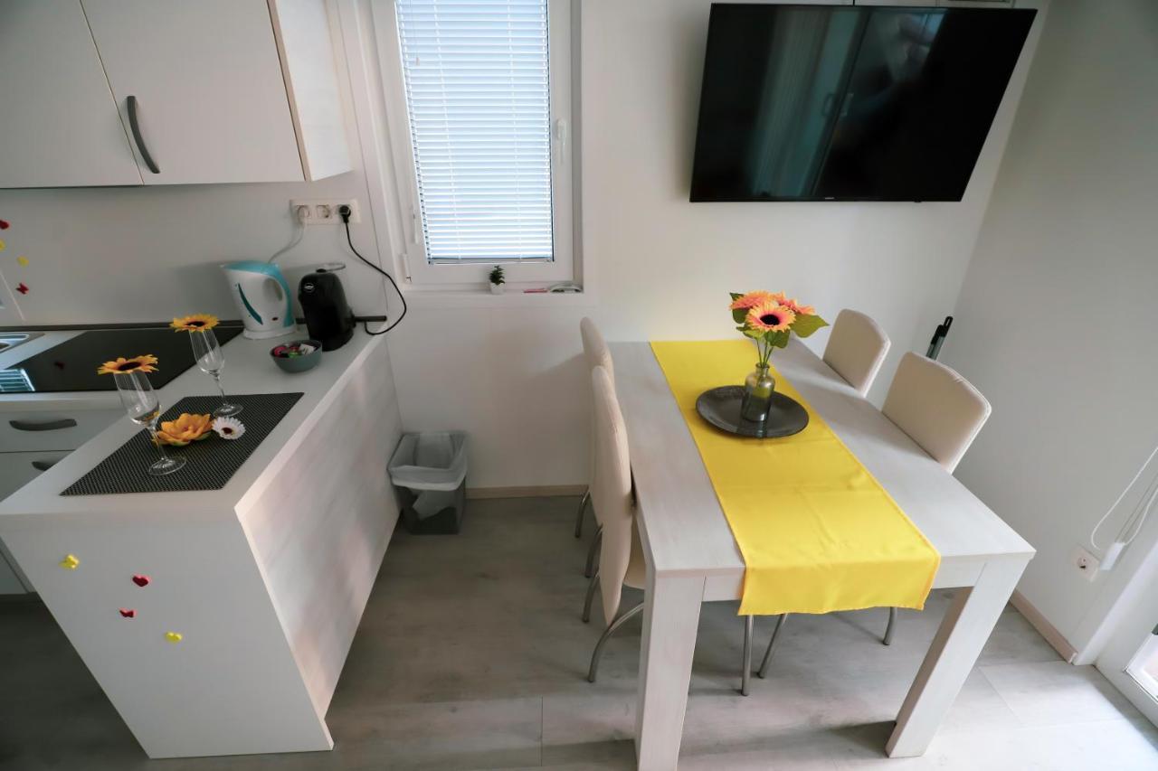 דירות בפורטורוז Floating Sea House Soncek מראה חיצוני תמונה