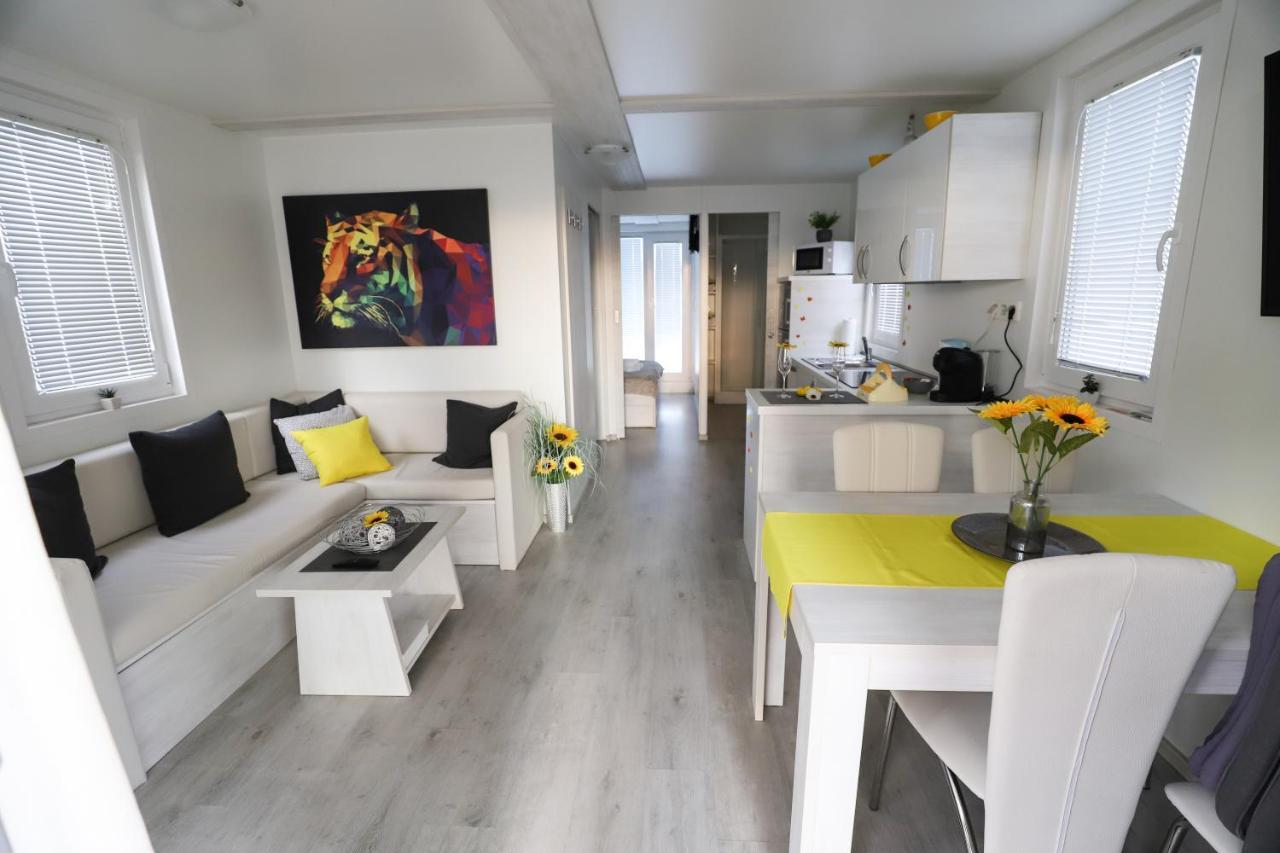 דירות בפורטורוז Floating Sea House Soncek מראה חיצוני תמונה