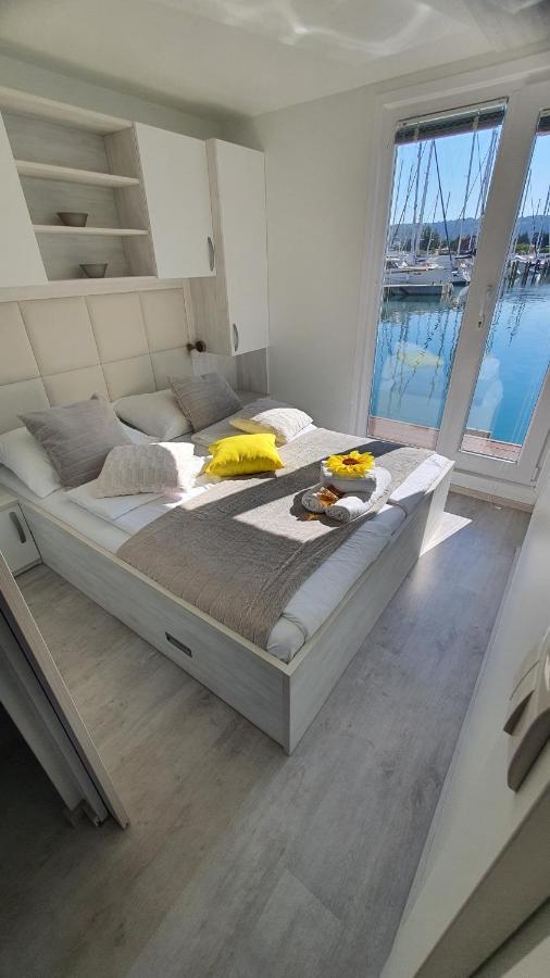 דירות בפורטורוז Floating Sea House Soncek מראה חיצוני תמונה